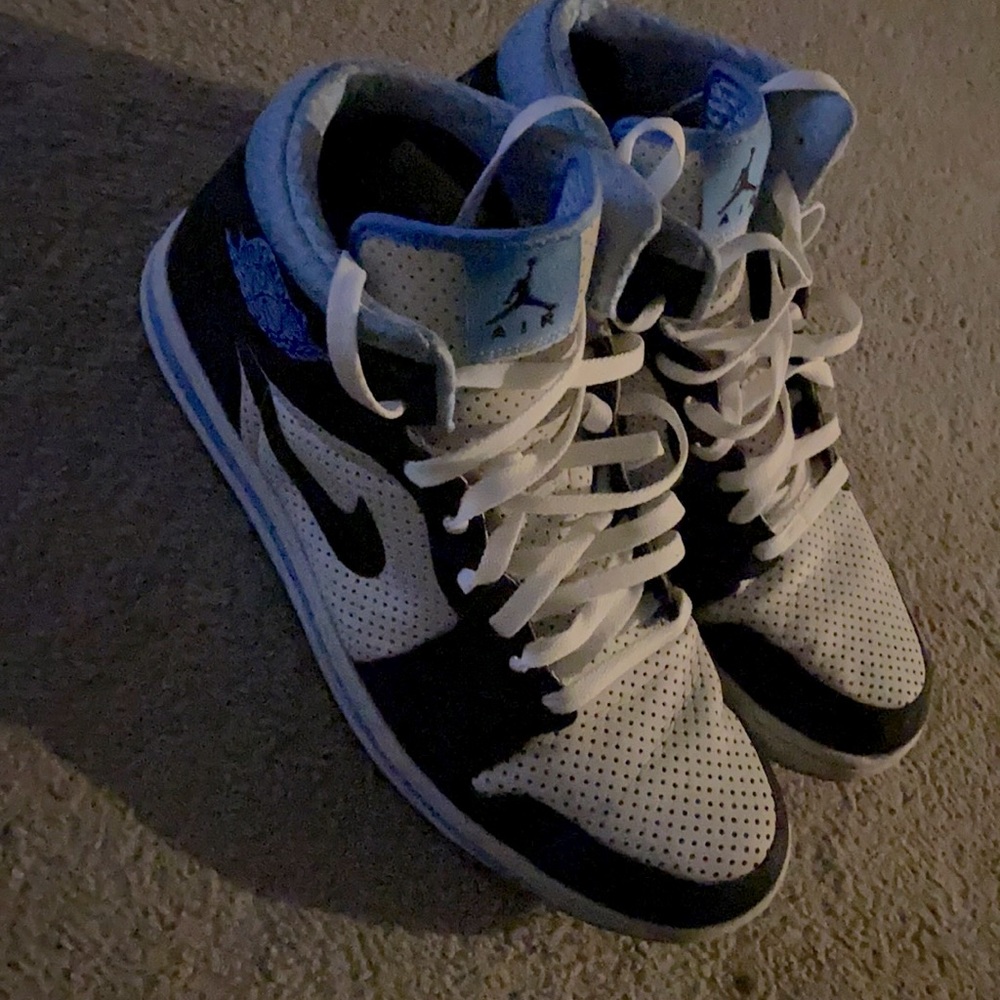 Men’s Air Jordan 1 “University Blue”